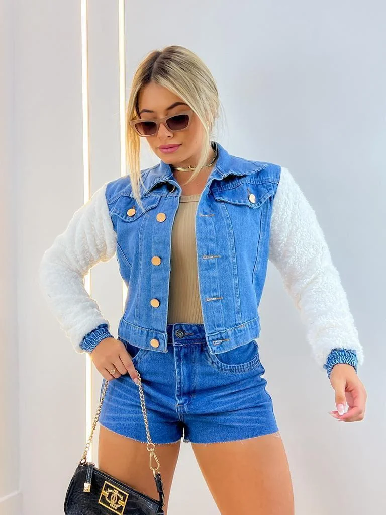 Jaqueta Jeans com Pelinho na Manga